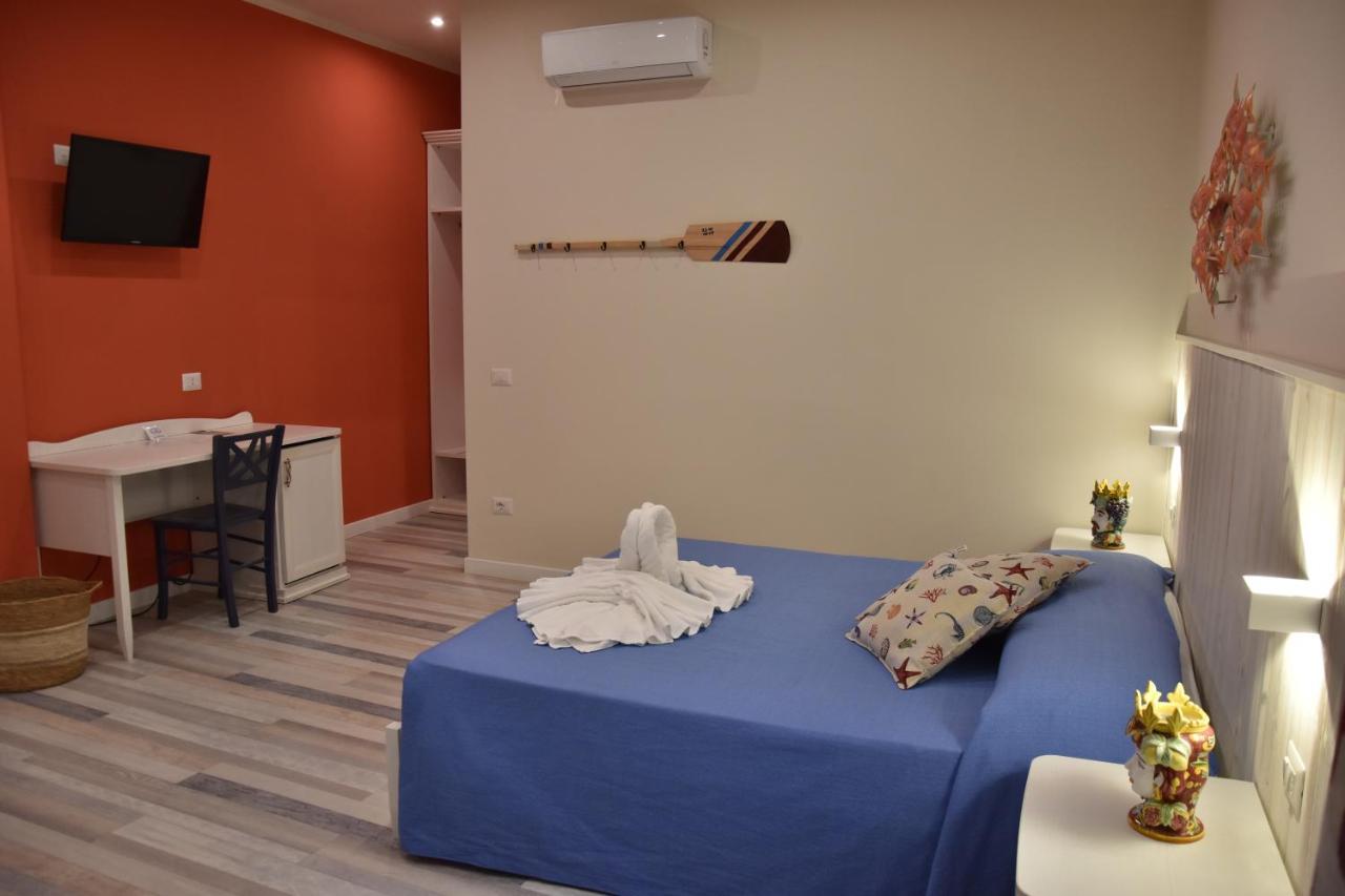 B&B Marina Blu Giardini Naxos Bagian luar foto